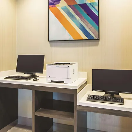 La Quinta Inn & Suites By Wyndham Atlanta South - Mcdonough-2