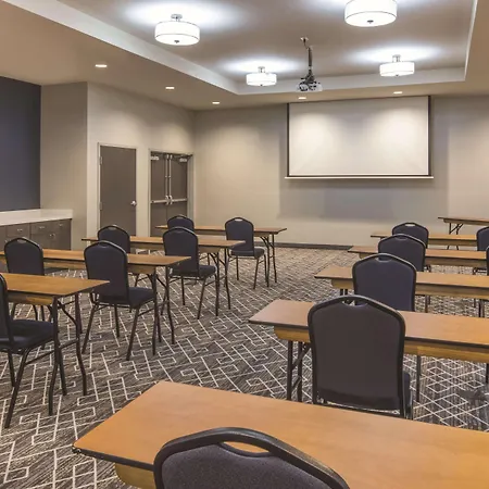 La Quinta Inn & Suites By Wyndham Atlanta South - Mcdonough-3