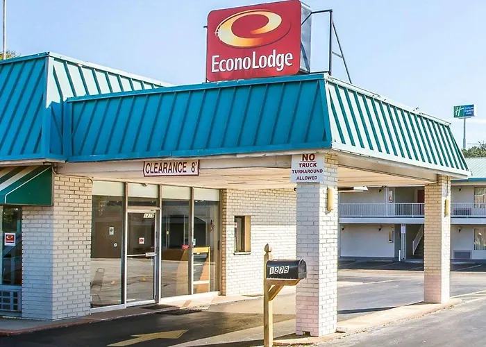 Motel: Econo Lodge Mcdonough South