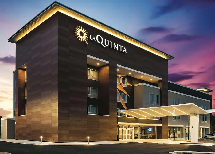 La Quinta Inn & Suites By Wyndham Atlanta South - Mcdonough