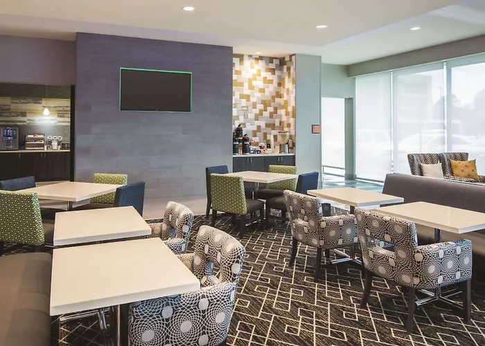La Quinta Inn & Suites By Wyndham Atlanta South - Mcdonough